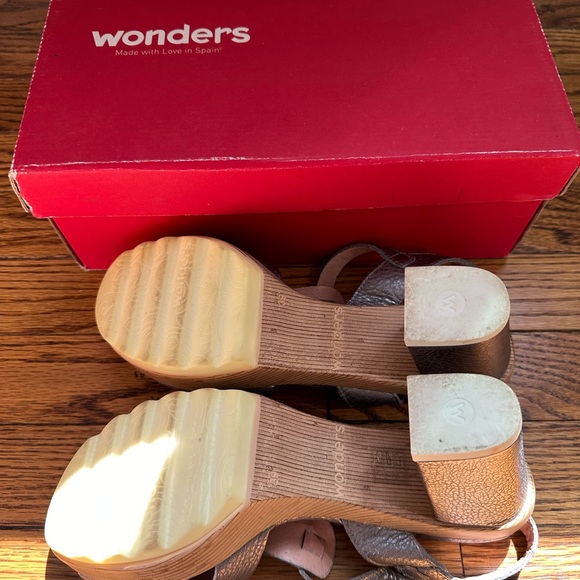 Wonders Silver Metallic Platform Sandals SZ 39